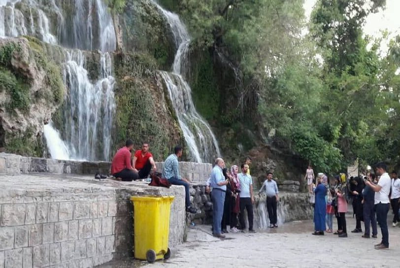 طرح استحکام‌بخشی صخره‌های آبشار نیاسر کاشان در دست مطالعه است